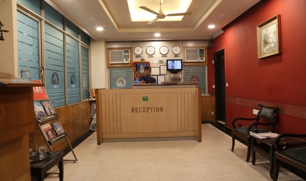 Hotel Chirag Residency Nueva Delhi Exterior foto