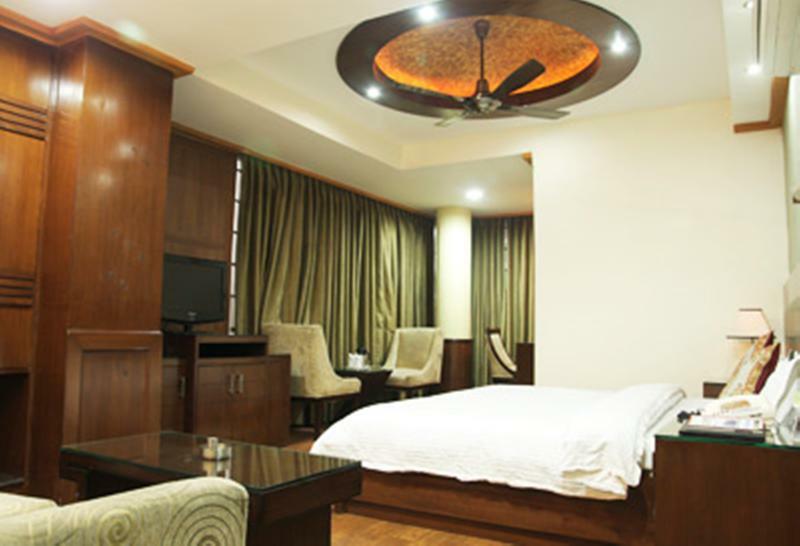 Hotel Chirag Residency Nueva Delhi Exterior foto